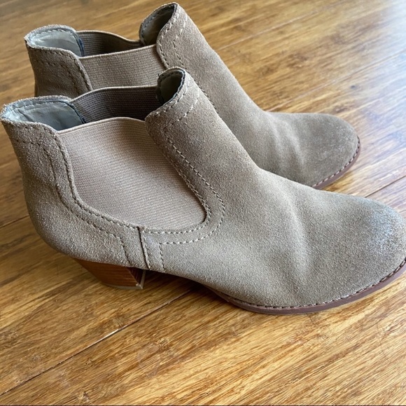 Dolce Vita Tan Booties - Picture 4 of 7